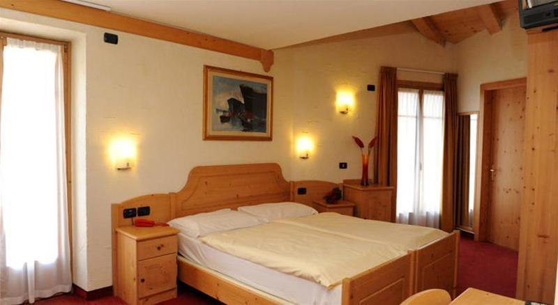 Hotel Helvetia Livigno Exterior photo