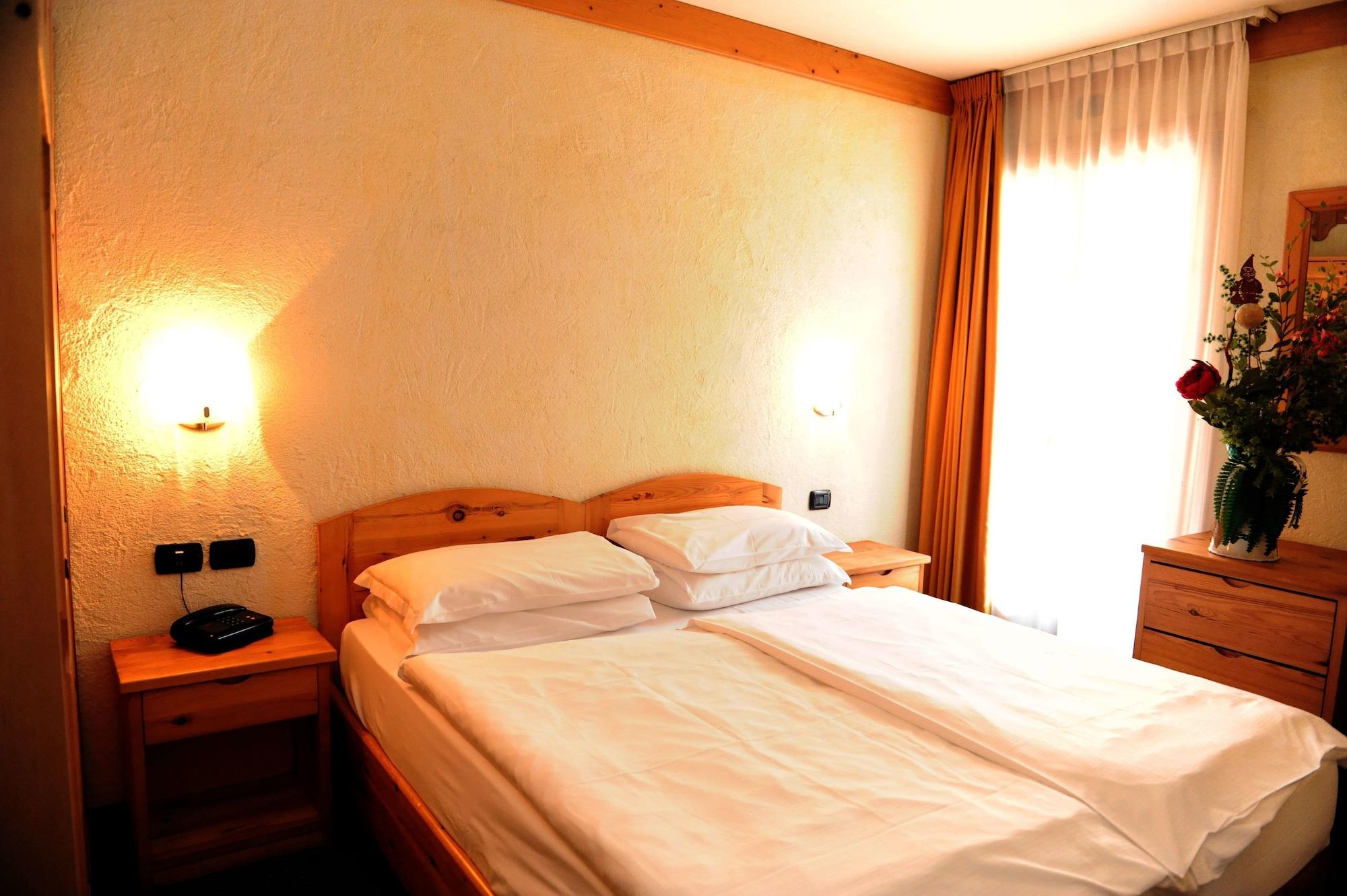 Hotel Helvetia Livigno Exterior photo