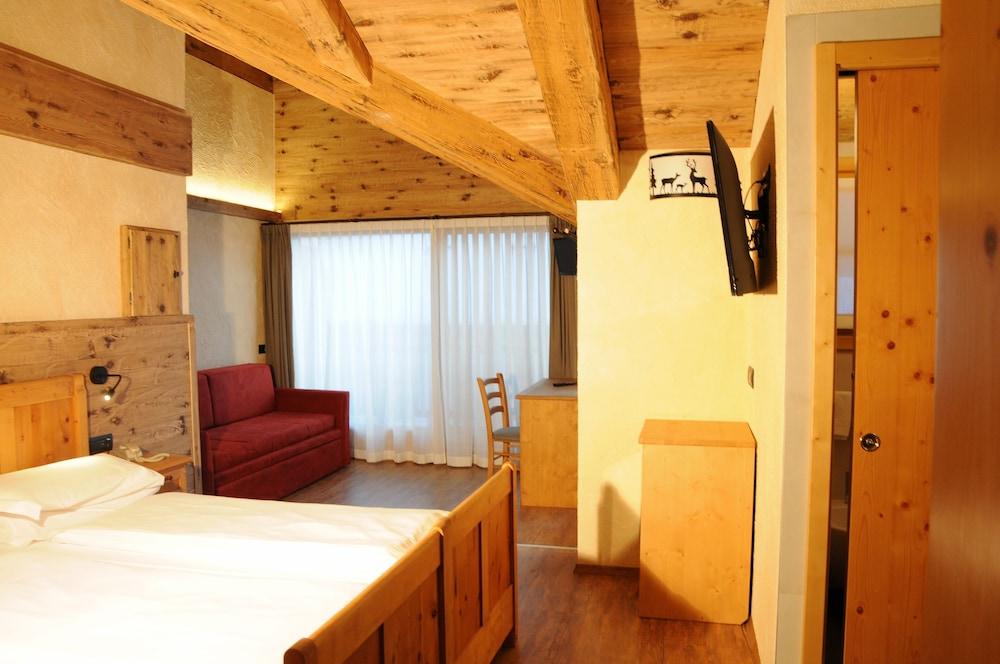 Hotel Helvetia Livigno Exterior photo