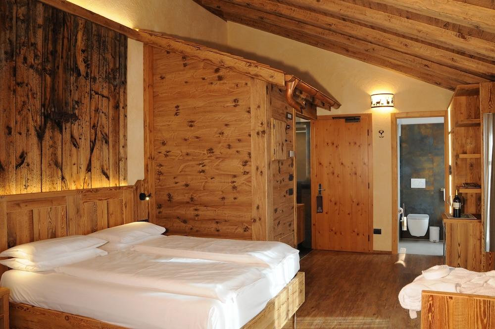 Hotel Helvetia Livigno Exterior photo