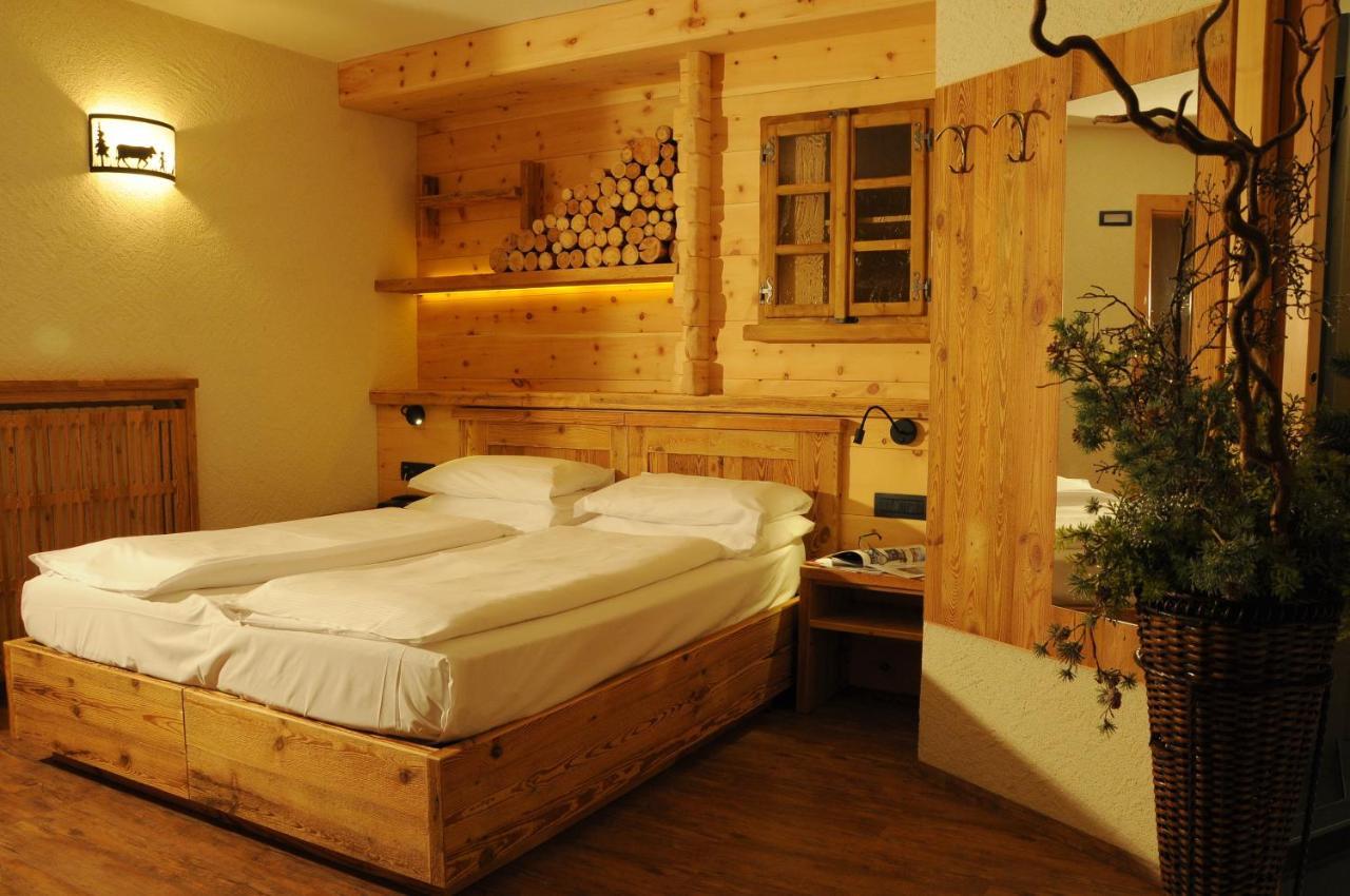 Hotel Helvetia Livigno Exterior photo