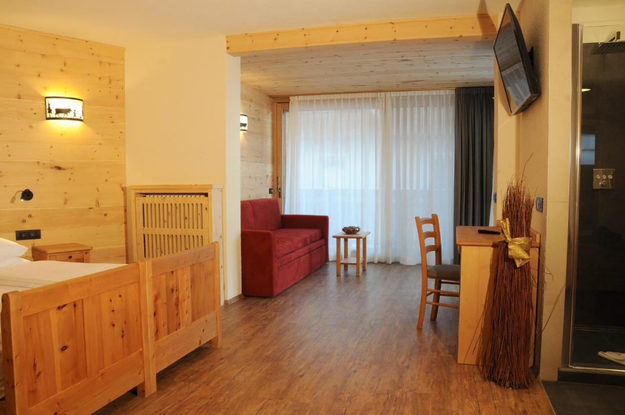 Hotel Helvetia Livigno Exterior photo