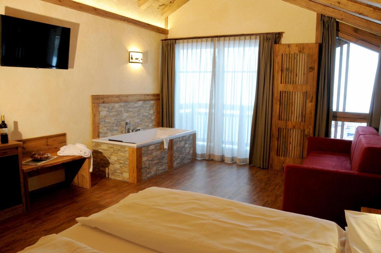 Hotel Helvetia Livigno Exterior photo
