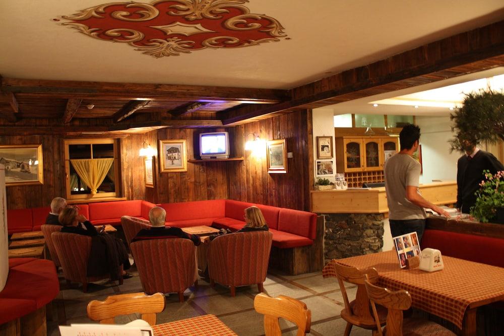 Hotel Helvetia Livigno Exterior photo