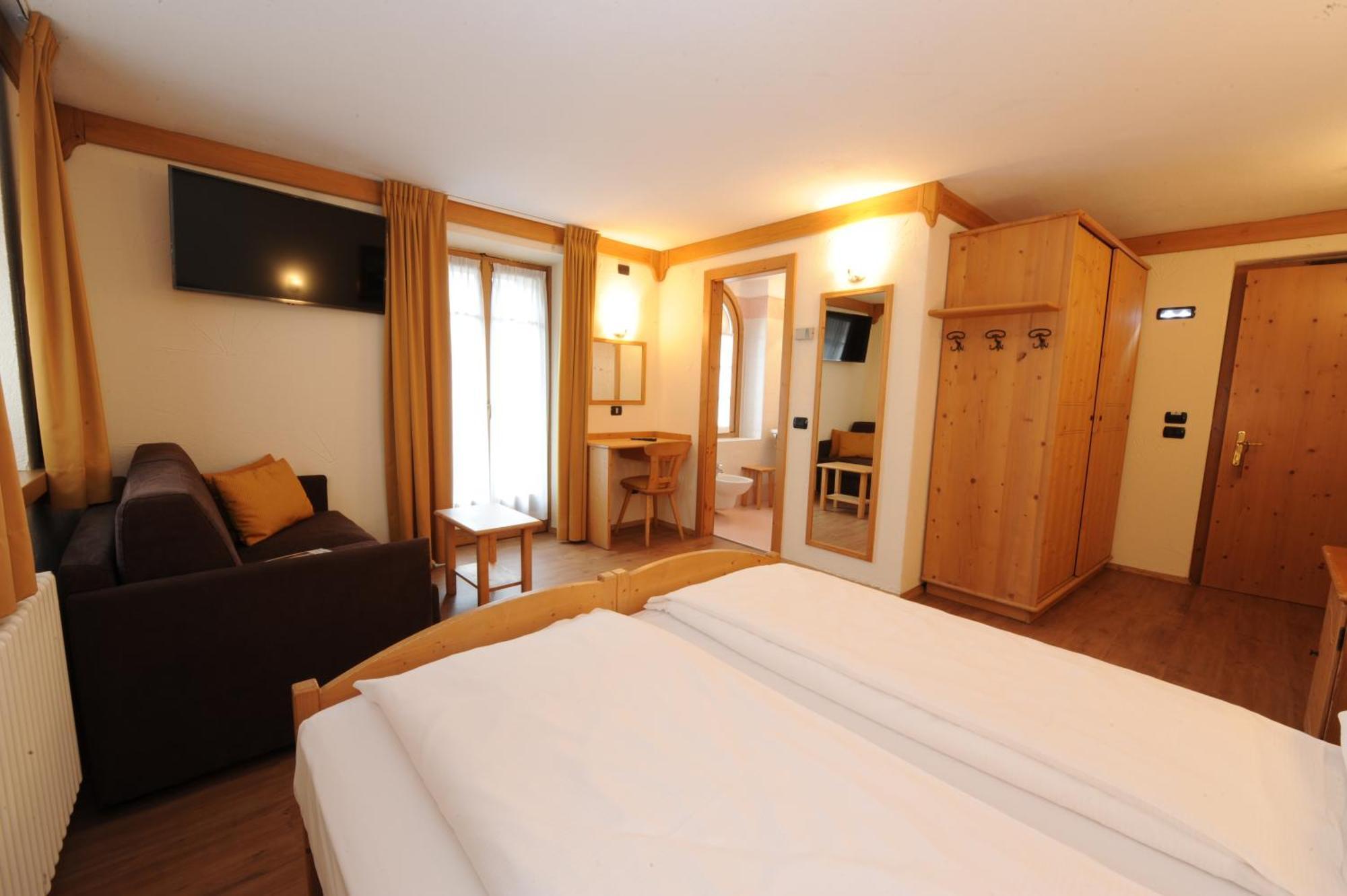 Hotel Helvetia Livigno Exterior photo